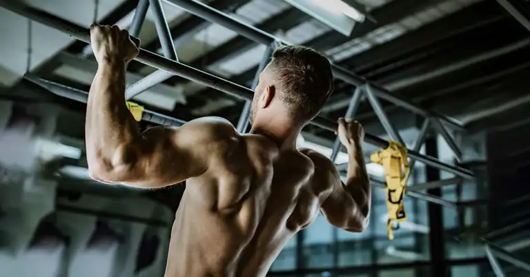 Pull-Up|Pulling lift|Pulling Lift Poor Form|Push-Up|Push-up Poor Form|Push-Up Cue|Push-up chicken wing|Lat pull