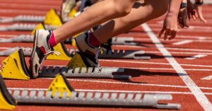 Track Meet Block Start|Sprinter-Block|Comparison of bar graphs showing performance metrics for left and right sides. Four categories: Concentric RPD-100ms