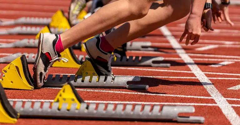 Track Meet Block Start|Sprinter-Block|Comparison of bar graphs showing performance metrics for left and right sides. Four categories: Concentric RPD-100ms